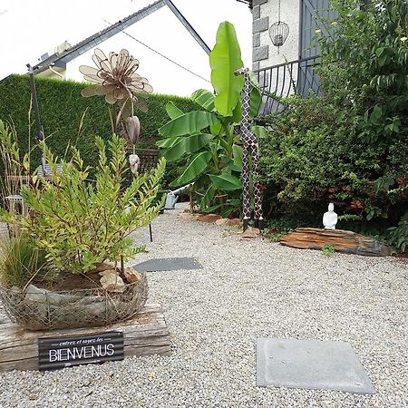 Maison Reposant Arconnay Et Jardin Exterior photo